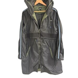 The Upside size 6 long windbreaker with racing stripes and mesh waist detail EUC